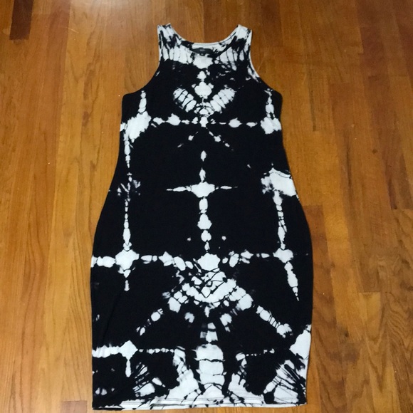 Mossimo Supply Co. Dresses & Skirts - Black and cream tie dye midi dress